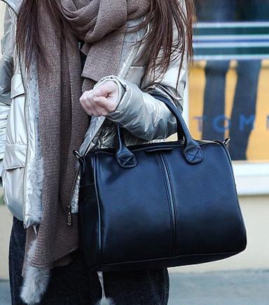 พร้อมส่ง กระเป๋าMaomao รุ่น HR-010black กระเป๋าสวยเกาหลี พร้อมส่ง ดีไซน์เก๋เน้นให้ดูความเรียบหรูค่ะ